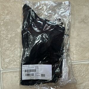 New in bag Alo Goddess Ribbed Cross Crop Top